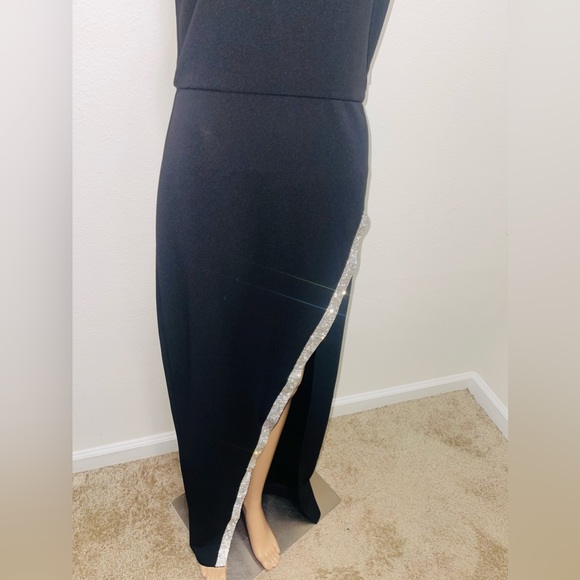 Elegant Maxi Dress with Rhinestone - Picture 2 of 4